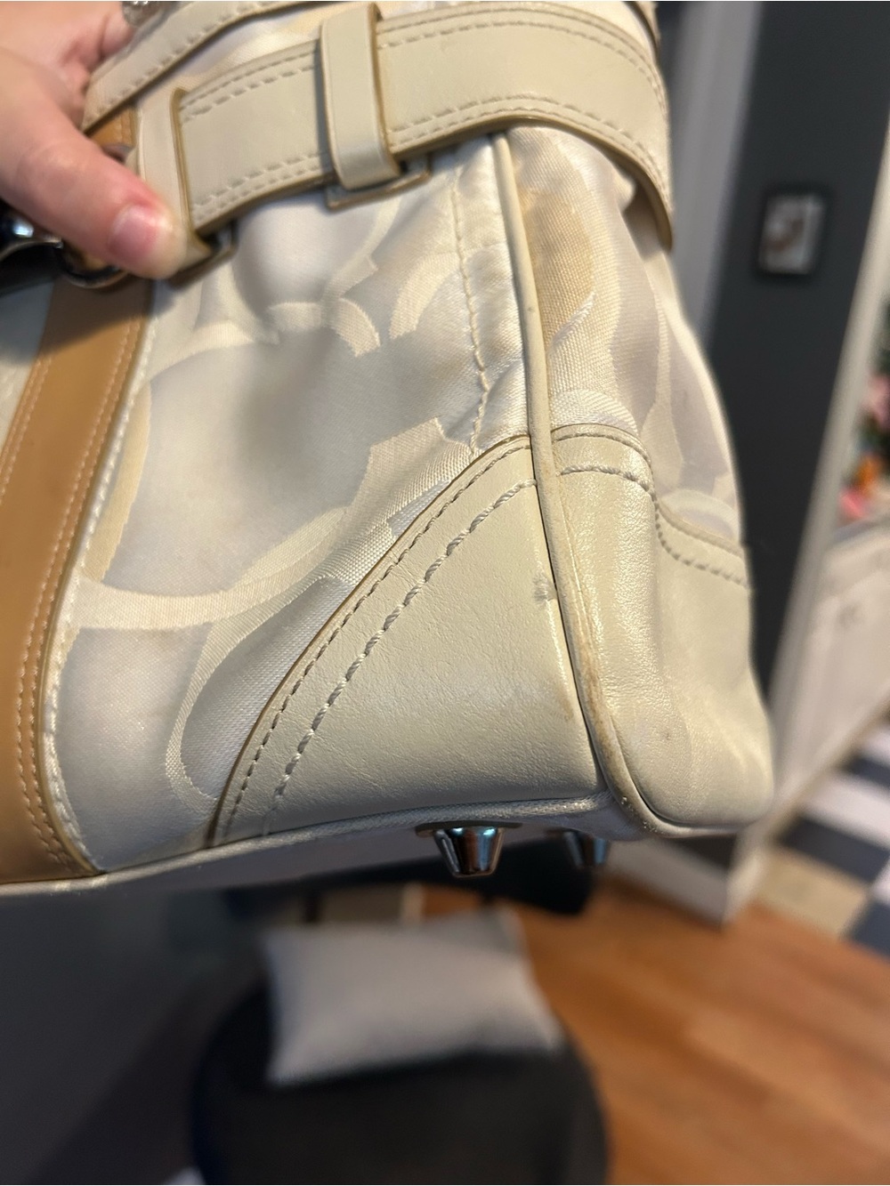 Coach Hampton Optic Vintage Cream and Tan Signature Tote with Horsebit Accent - Picture 9 of 13